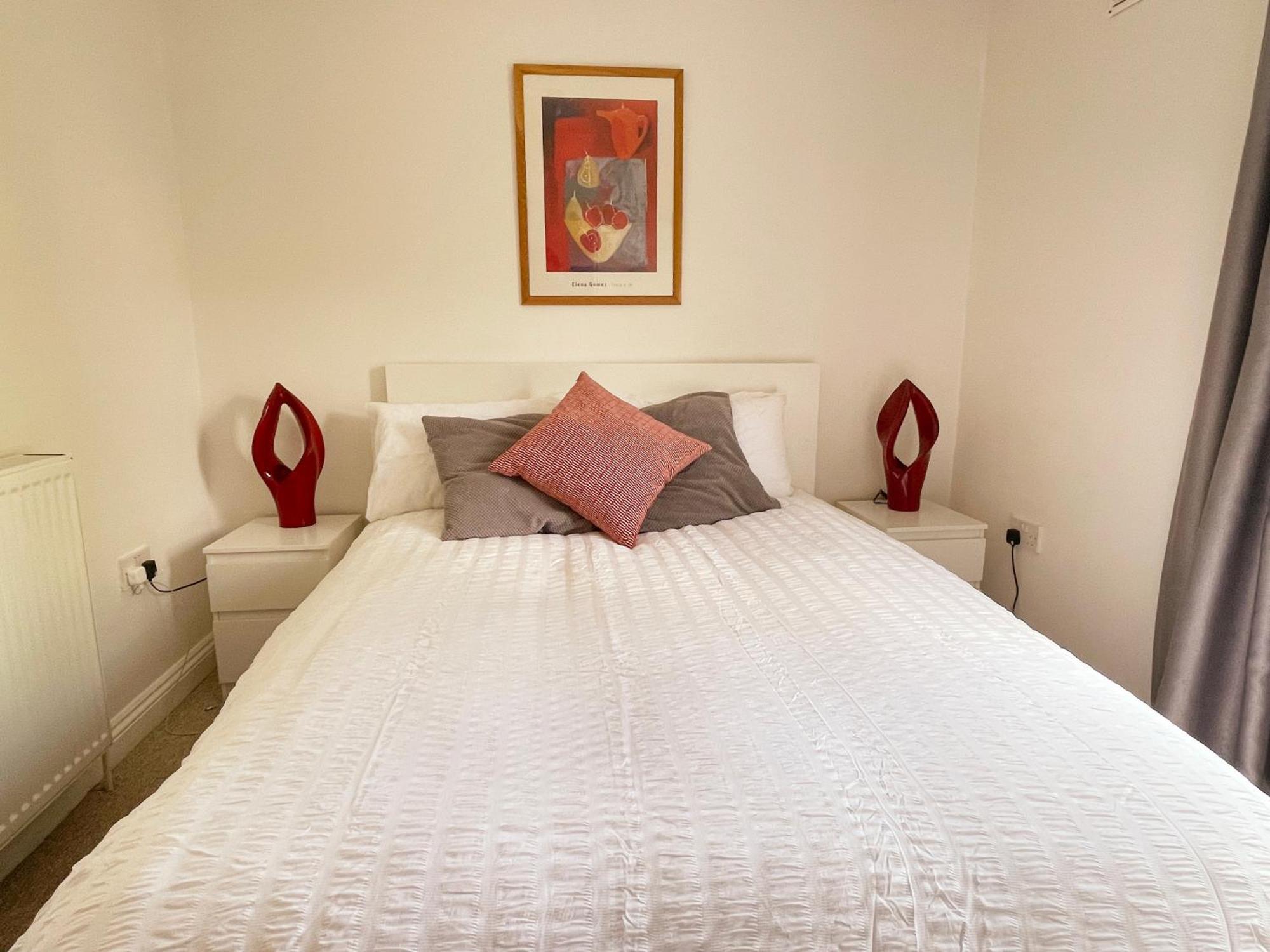 Lovely Serviced Apartment, Free Parking, Oxford Eksteriør billede