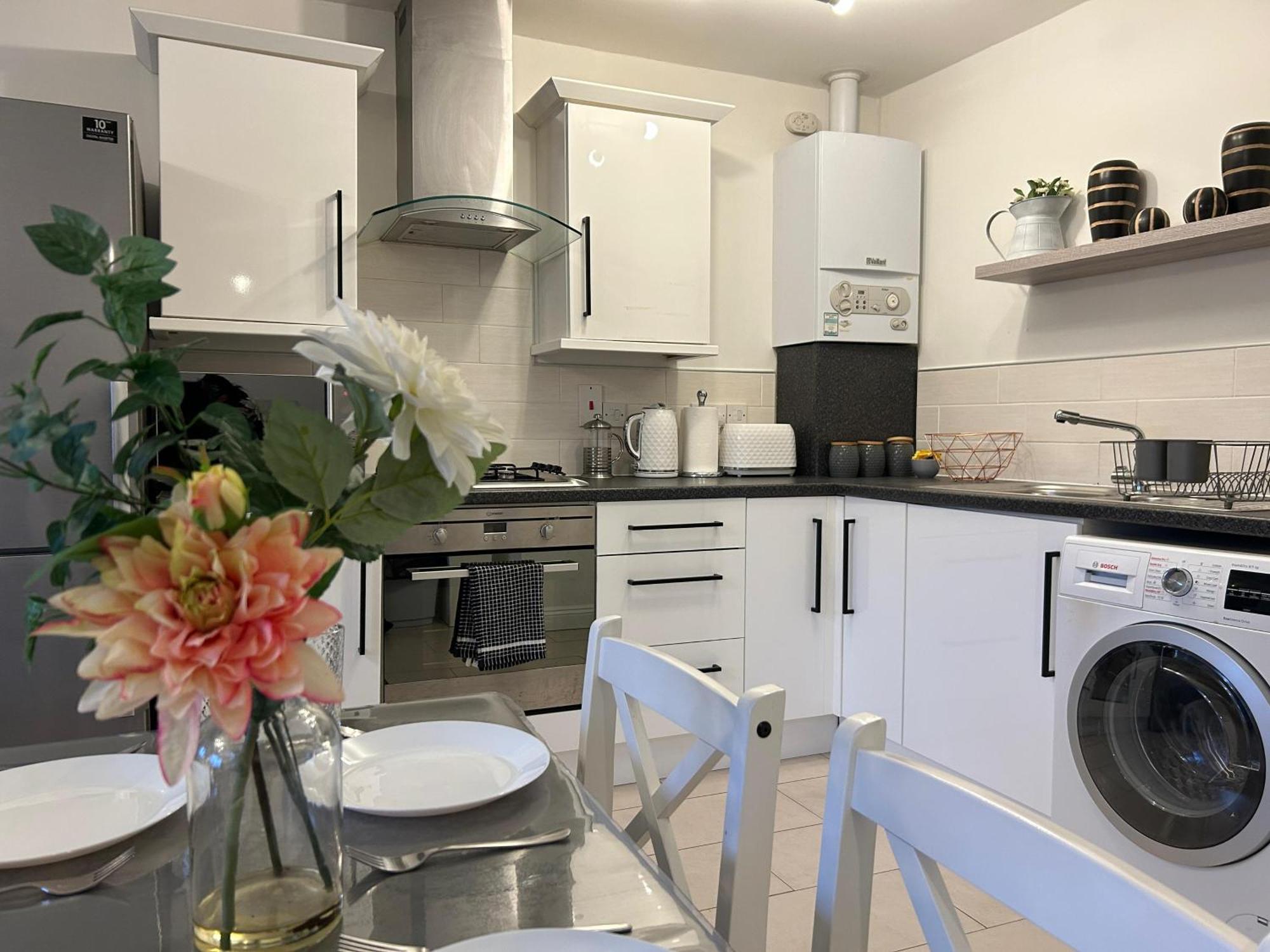 Lovely Serviced Apartment, Free Parking, Oxford Eksteriør billede