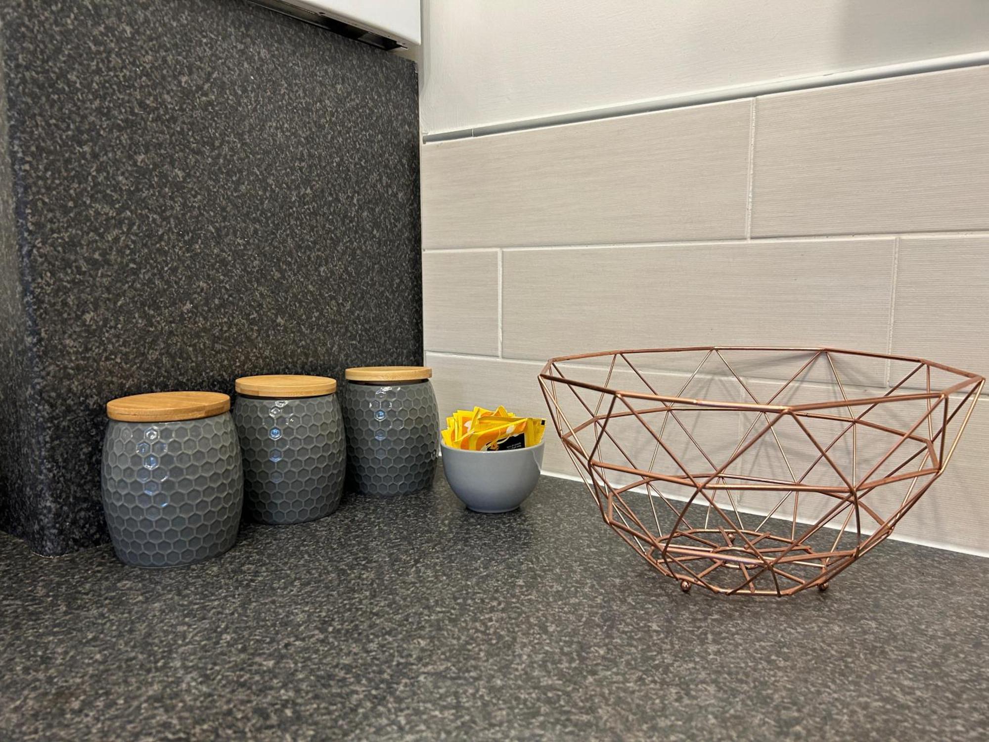 Lovely Serviced Apartment, Free Parking, Oxford Eksteriør billede
